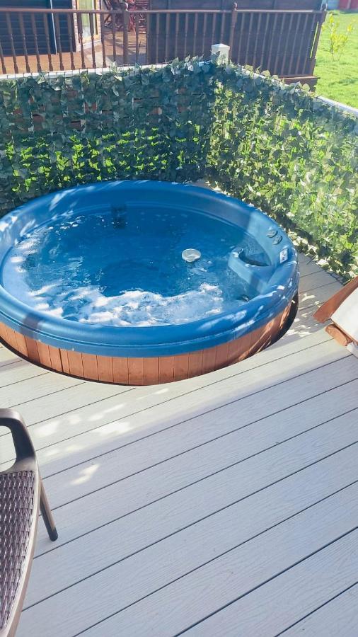 Saffron Lodge With Hot Tub Malton Dış mekan fotoğraf